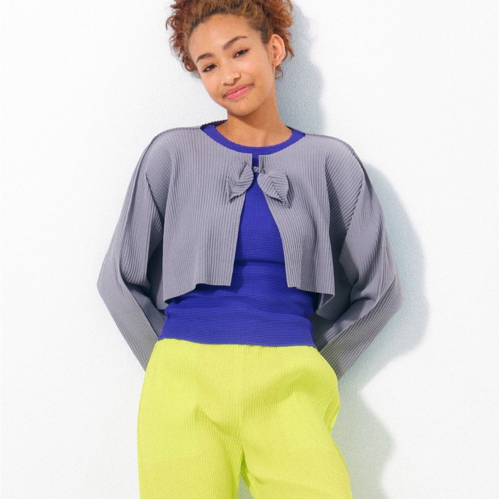 ISSEY MIYAKE ME LEAF PLEATED GREY CROPPED CARDIGAN SIZE OS